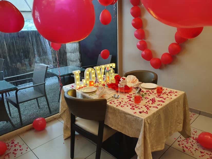 Candle Light Dinner in Mumbai For Couple