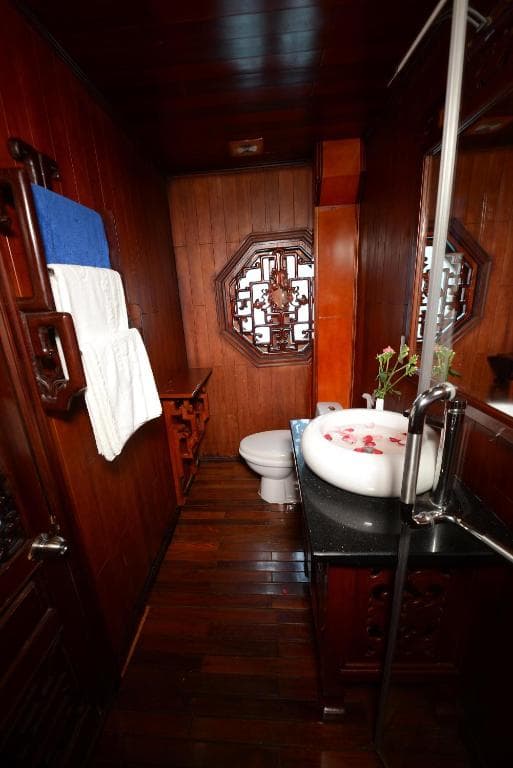 Halong Royal Palace Cruise