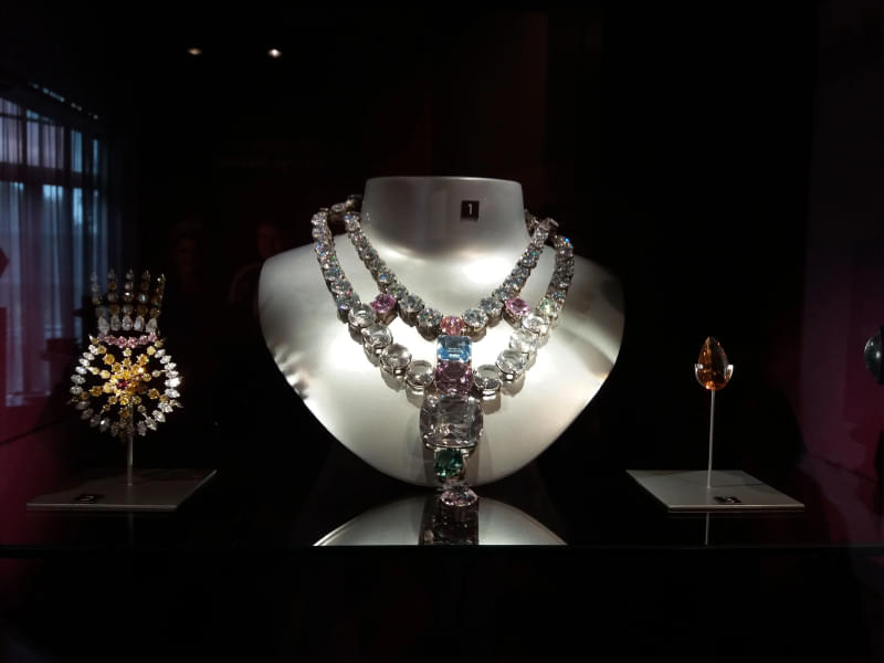 Be in awe of the spectacular jewelleries