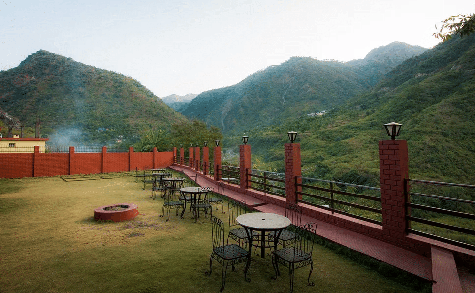 A Comfortable Stay Nestled in the Lush Greenery of Nainital Image