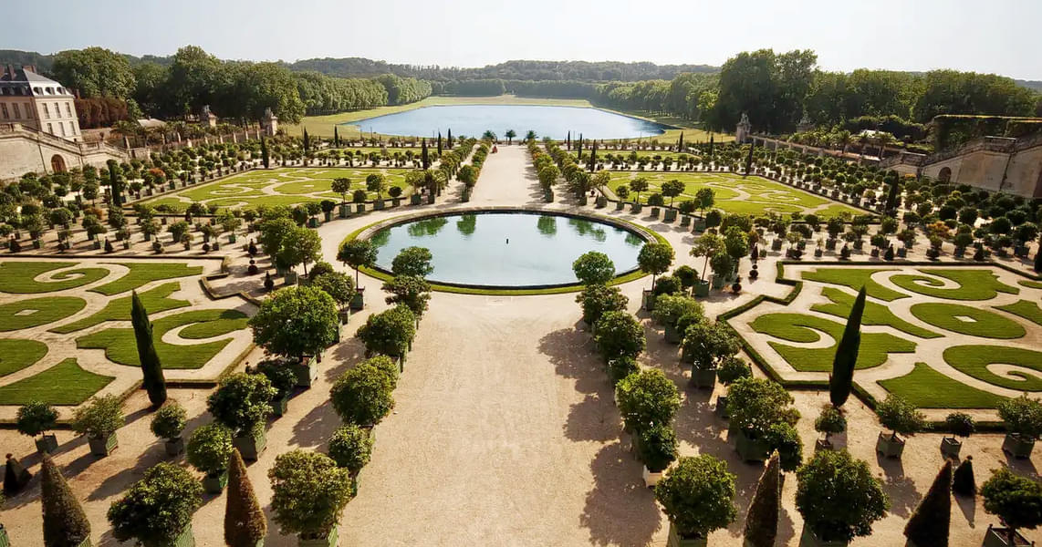Take a stroll in the vast gardens of the Palace
