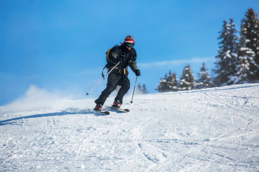 Skiing In Manali Image