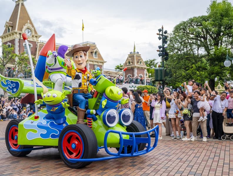 Hong Kong Disneyland Park Tickets Image
