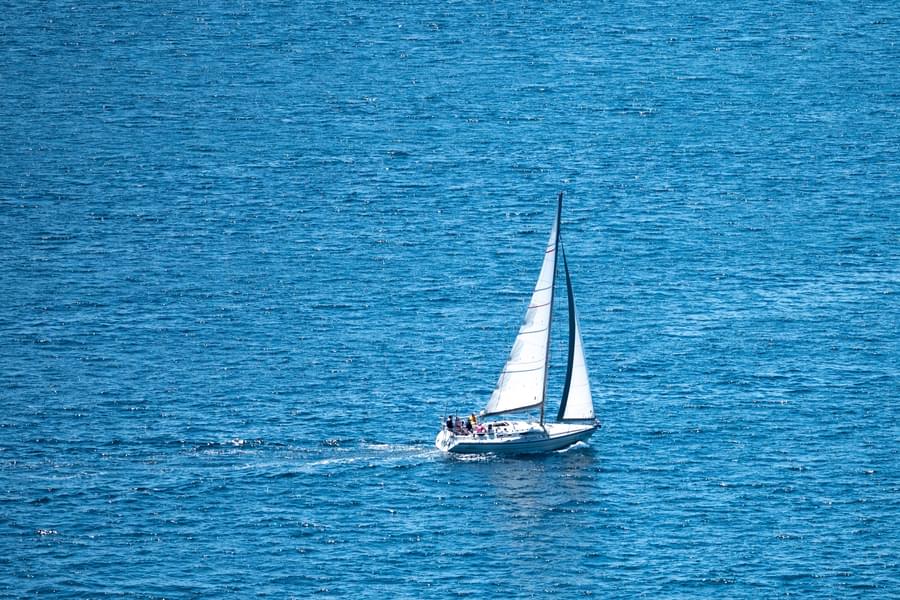 Sailing in Mumbai Image