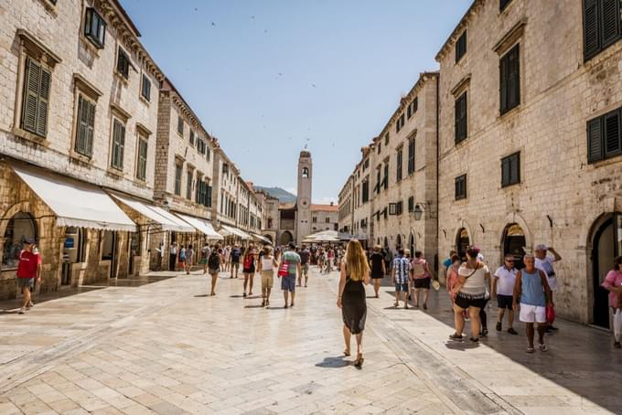 Walk through Stradun