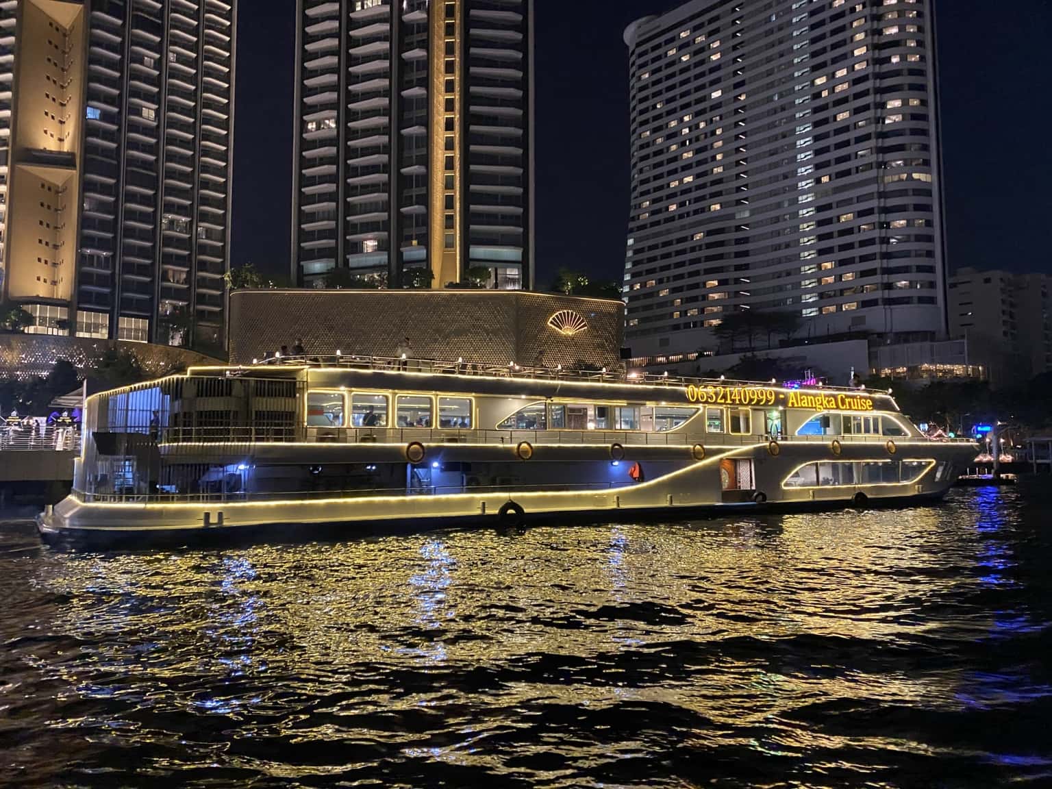 Alangka Dinner Cruise in Bangkok