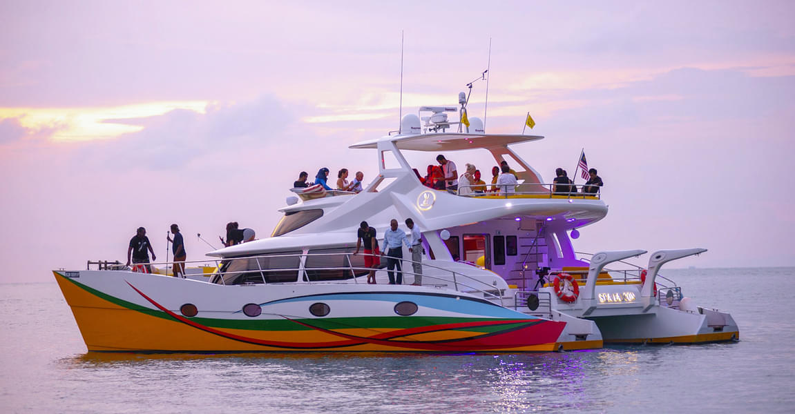 Luxury Daydream Noon Cruise in Langkawi Image