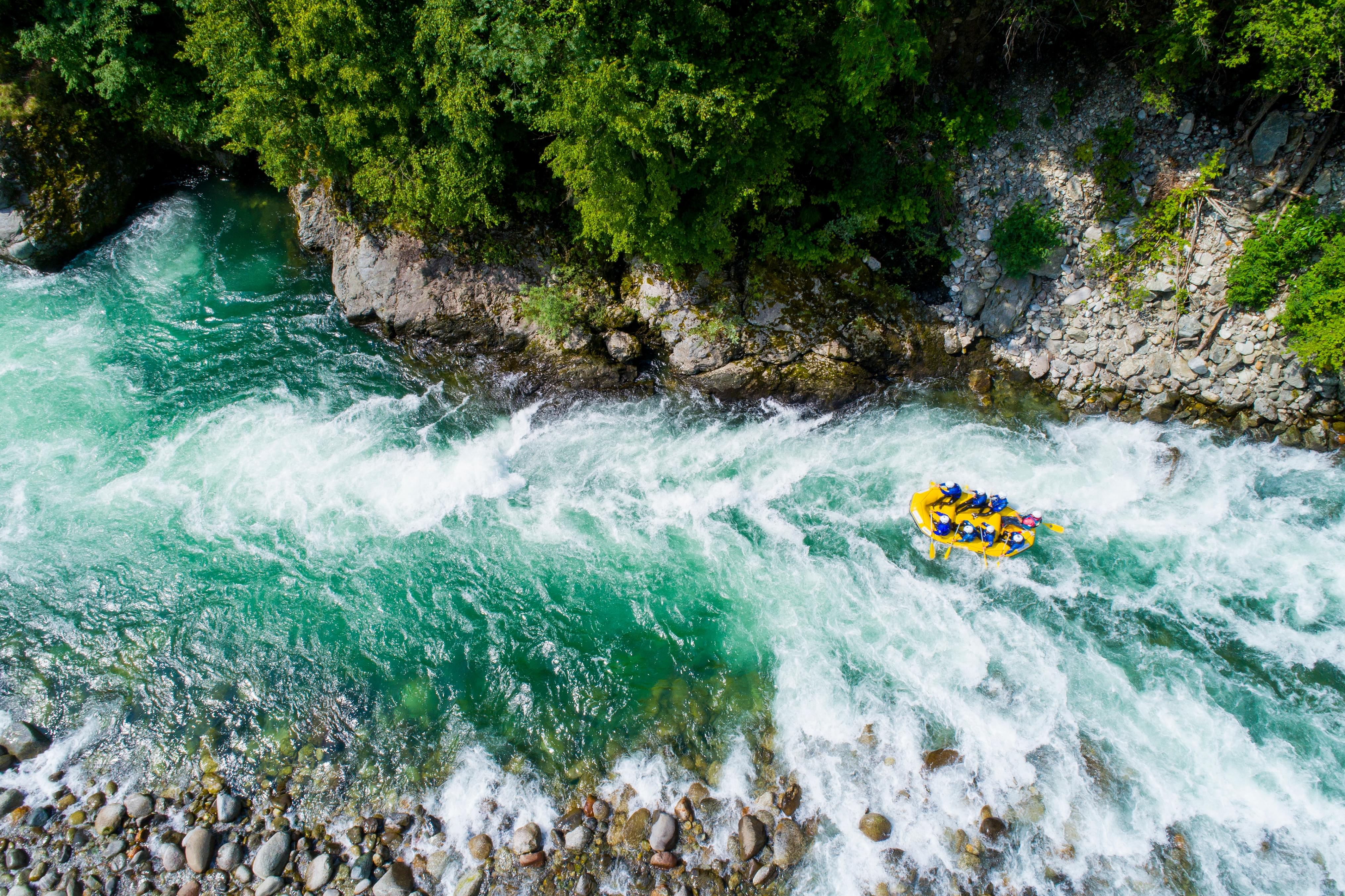 Raft through the holy Alaknanda river