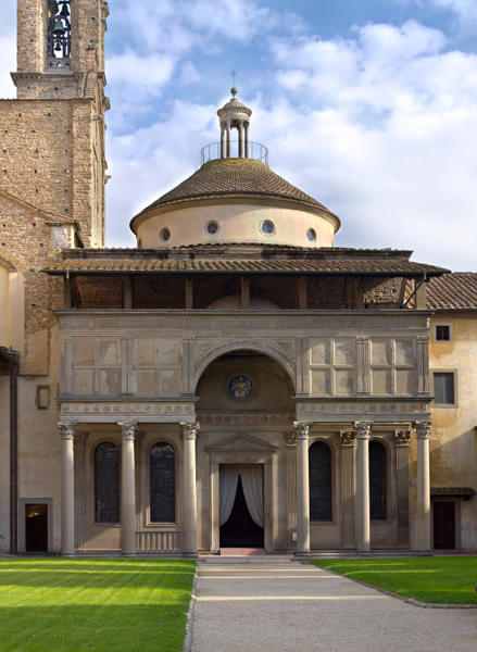 Visit the Pazzi Chapel made by Renaissance period