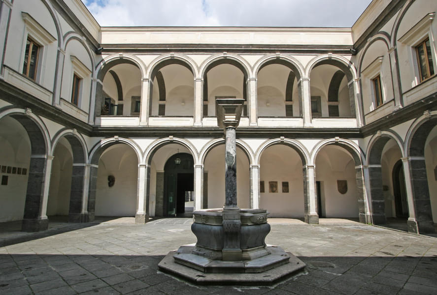 Visit La Neapolis Sotterrata - Complesso Monumentale San Lorenzo Maggiore