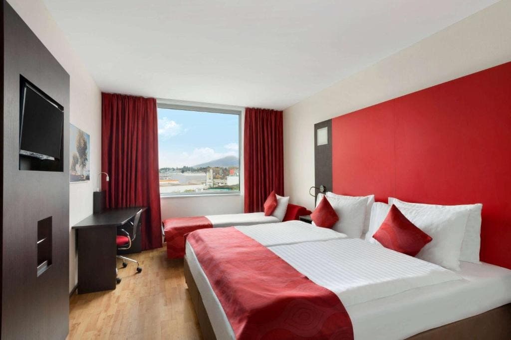 Ramada Encore By Wyndham Geneva