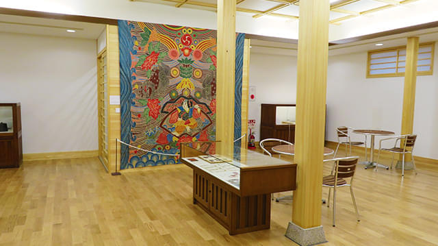 Visit the Sanuki Folk Craft Museum