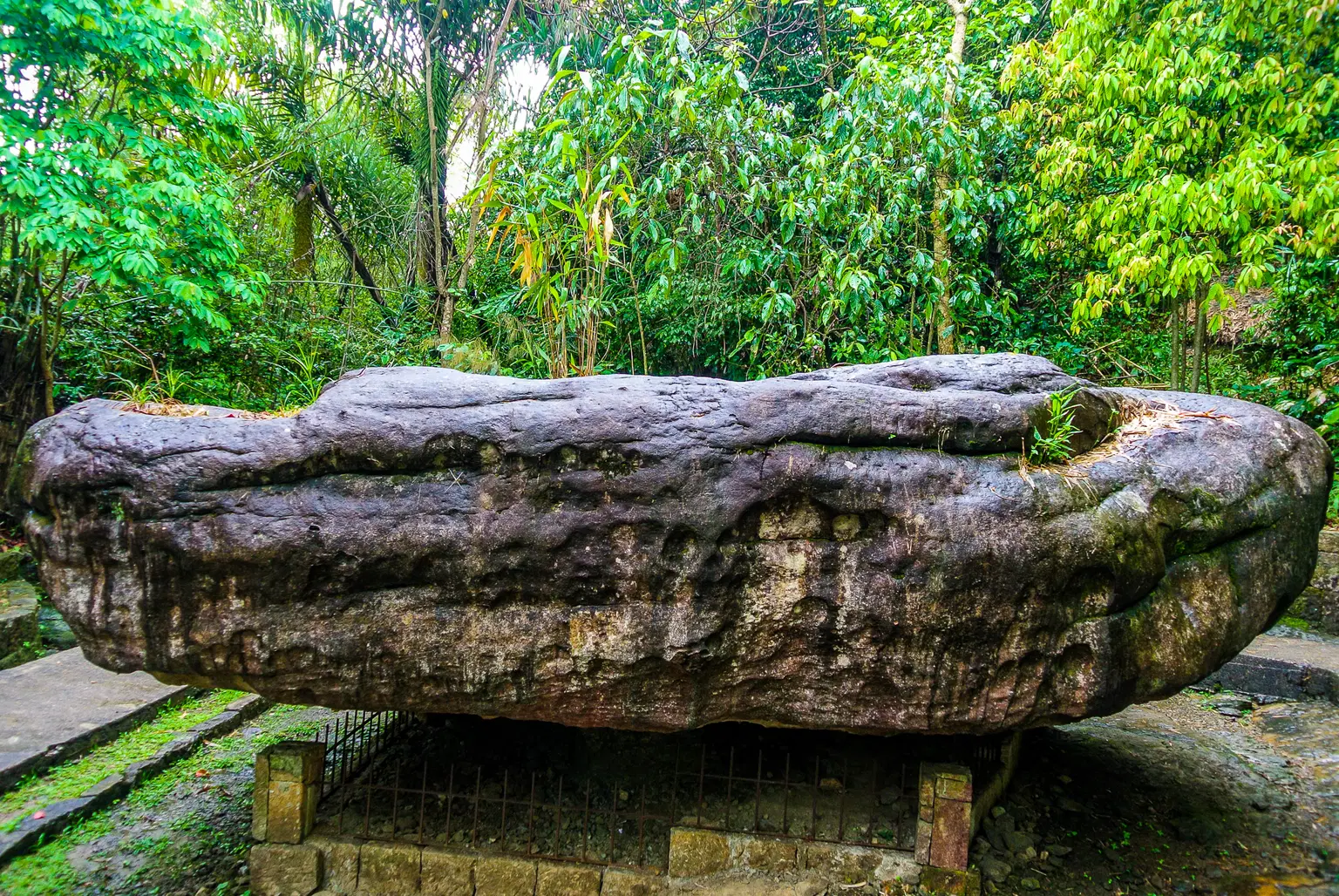 Balancing Rock of Mawlynnong