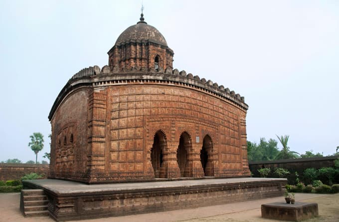 Step into the ancient Madan Mohan Temple, dedicated to Lord Krishna during your 2-day & 1-night trip