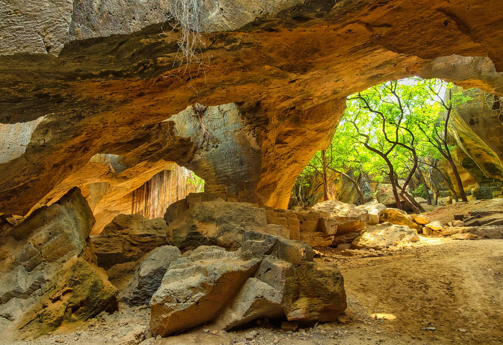 Naida Caves