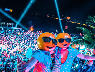 Tourists enjoying Full Moon Party in Koh Phangan