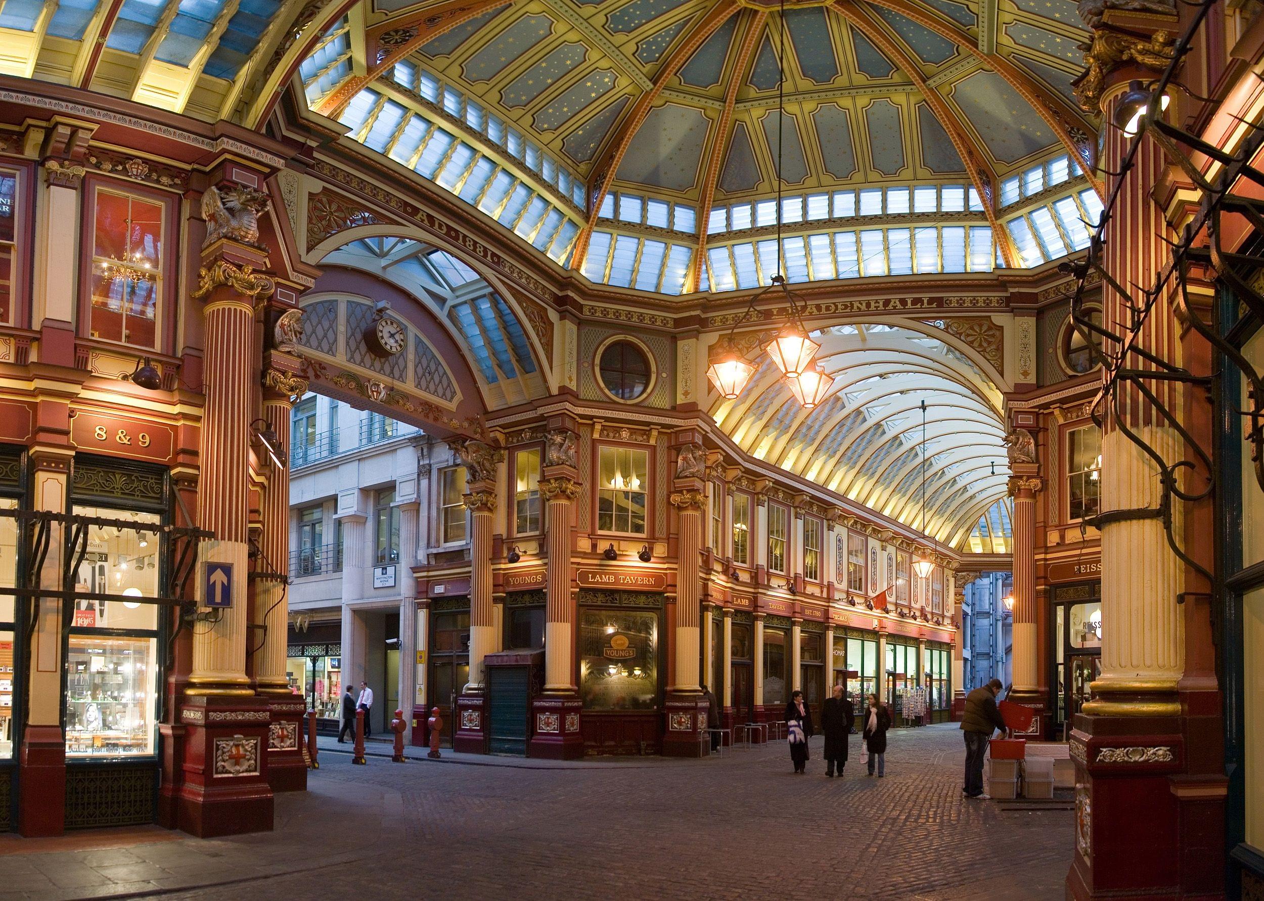 Leadenhall_Market_In_London_-_Feb_2006.jpg