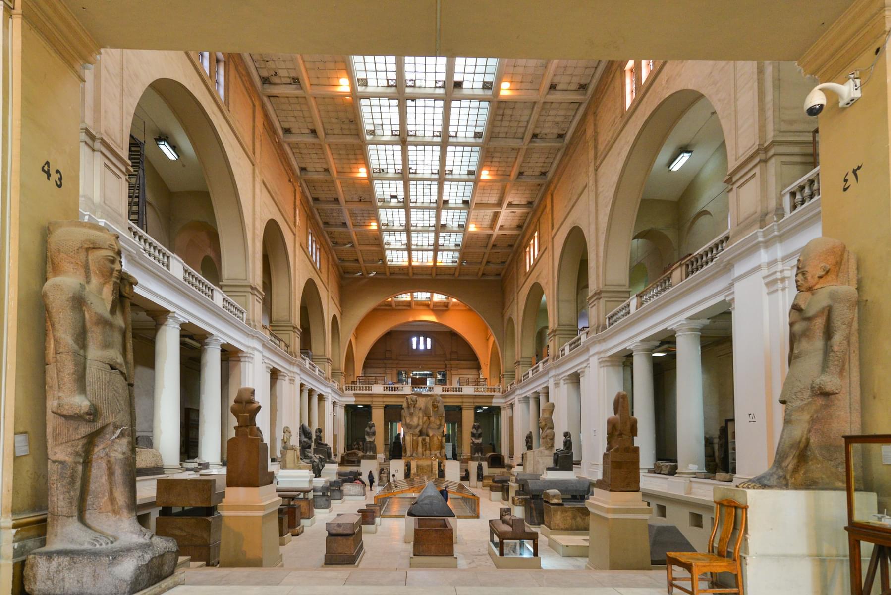 Guided Tour of the Egyptian Museum, Pyramids & the Bazaar