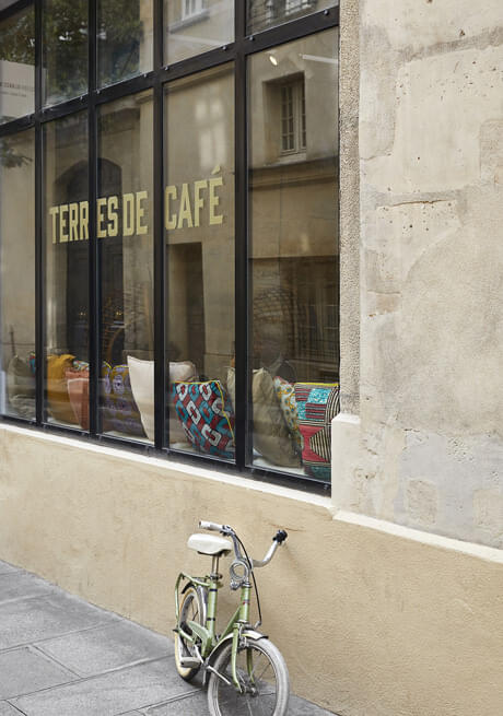 Cafe Near Eiffel Tower