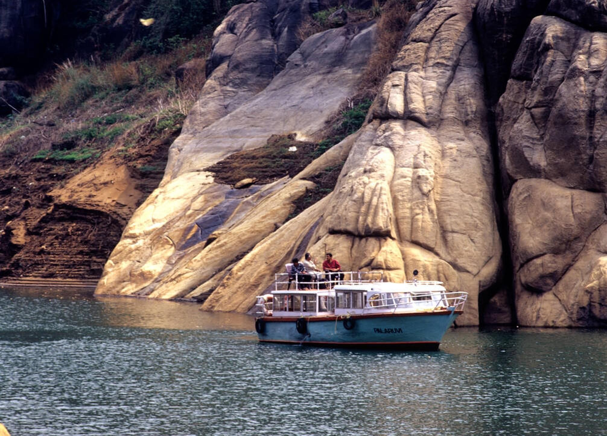 Go Boating in the Thenmala Reservoir