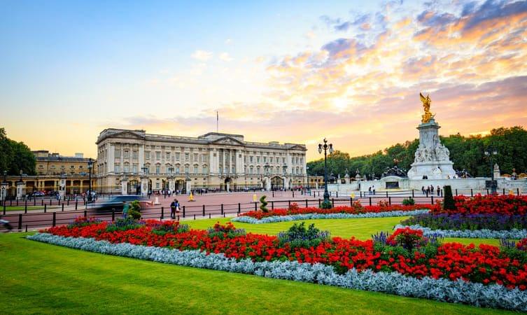 Pay a visit to Buckingham Palace