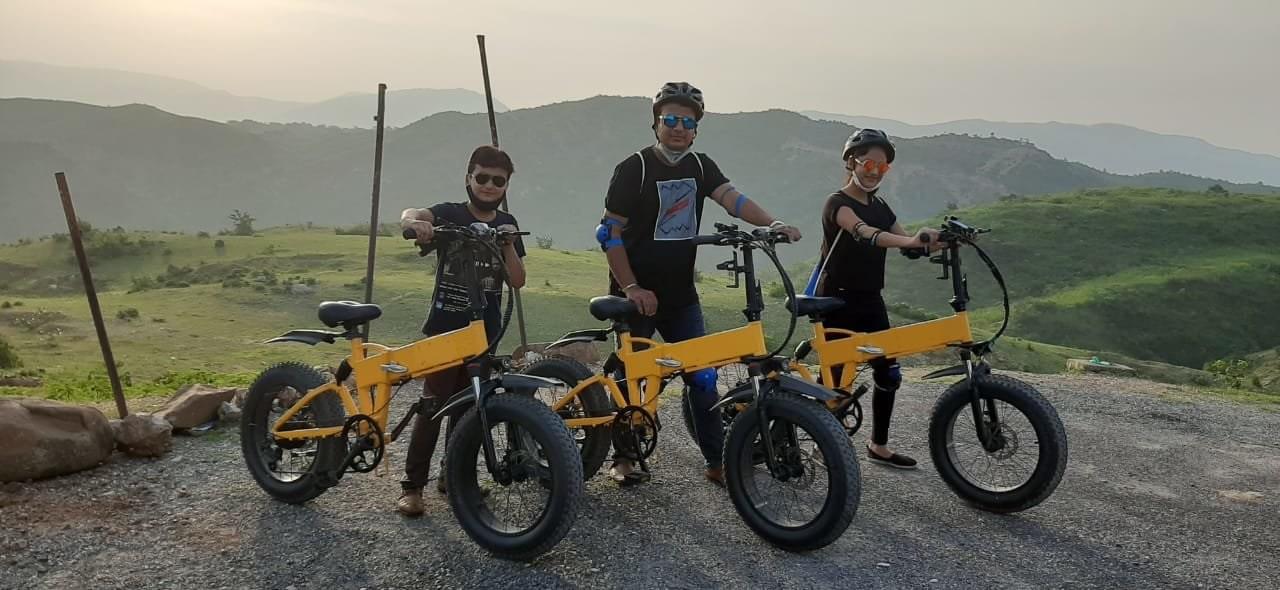 E-Bike Trails to the Blue Mountains of Ooty Image