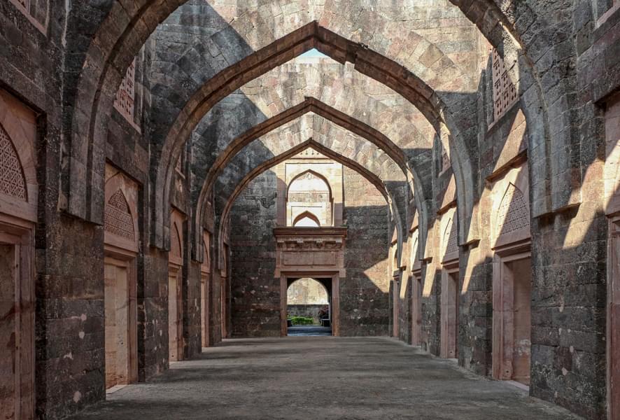 Indore To Maheshwar & Mandu Sightseeing Tour Image