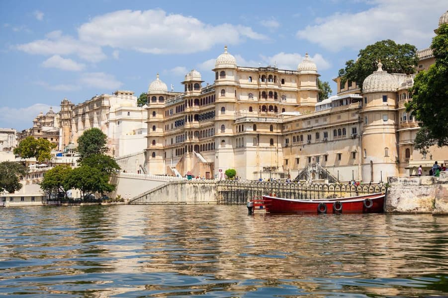 Scooty on Rent in Udaipur Image