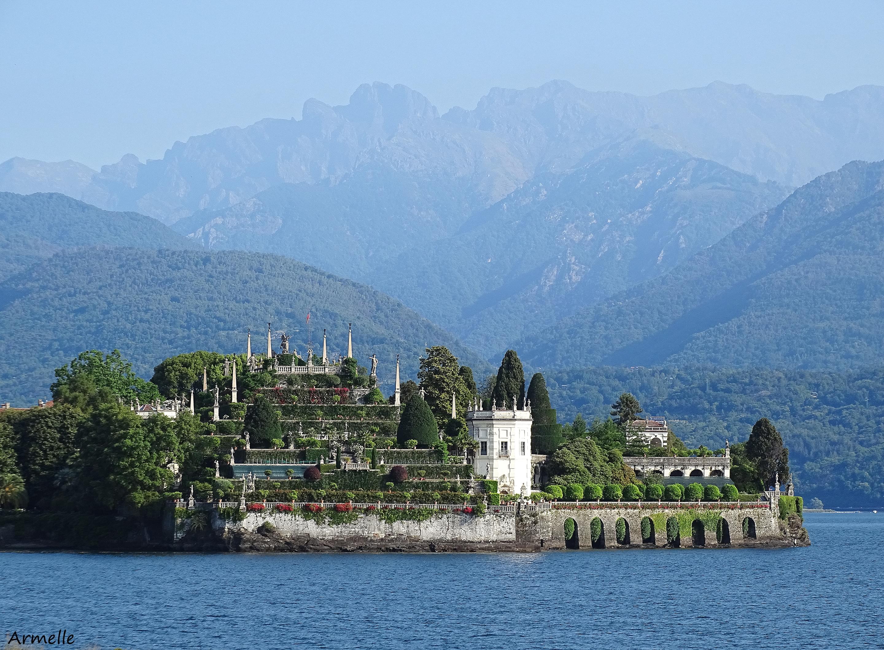 Palazzo Borromeo Overview