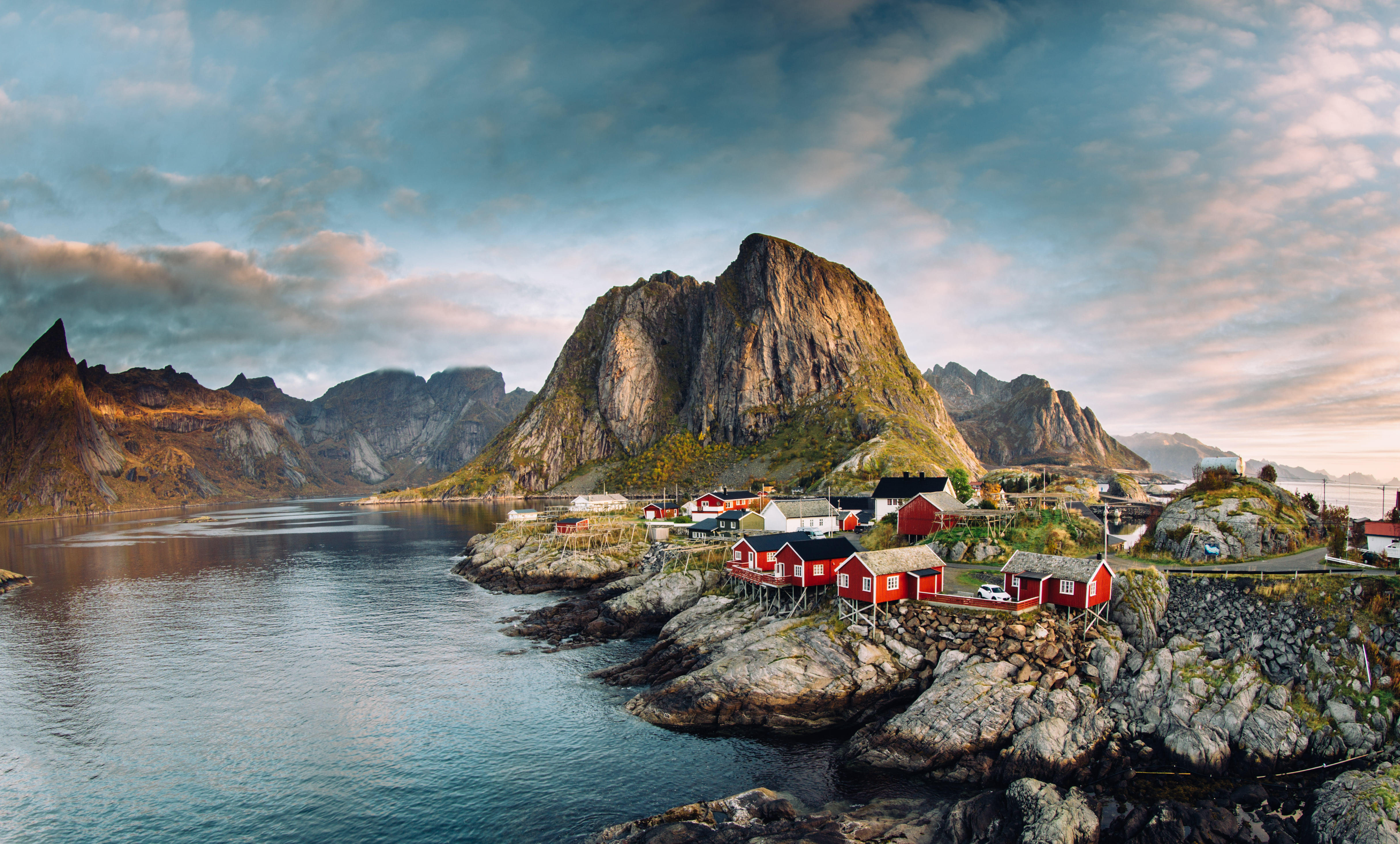 Sightseeing Tour of Norways Fjords
