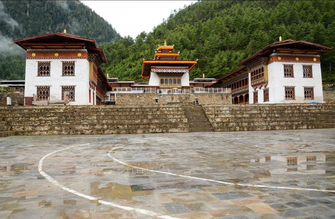 Lhakhang Karpo Overview