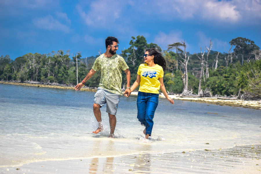 Couple Photoshoot in Havelock Island Image