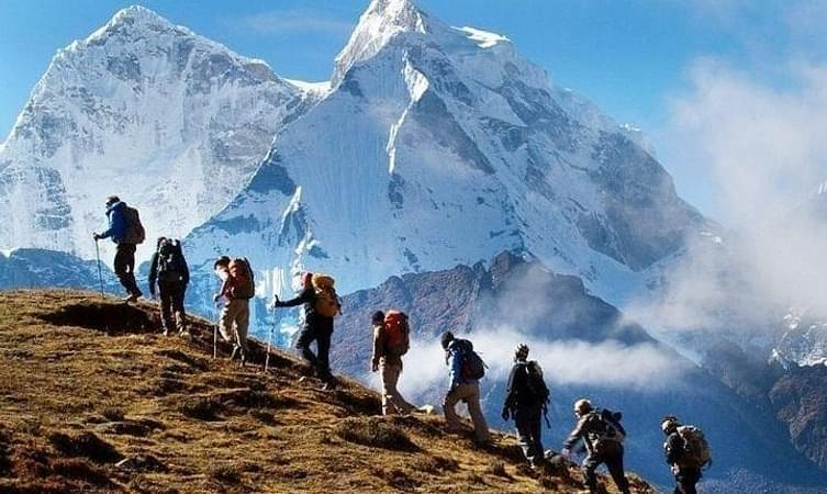 Go for trekking in Gulmarg