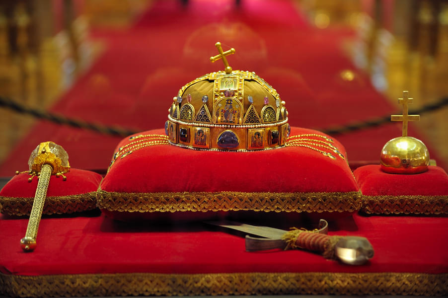 See the Holy Crown