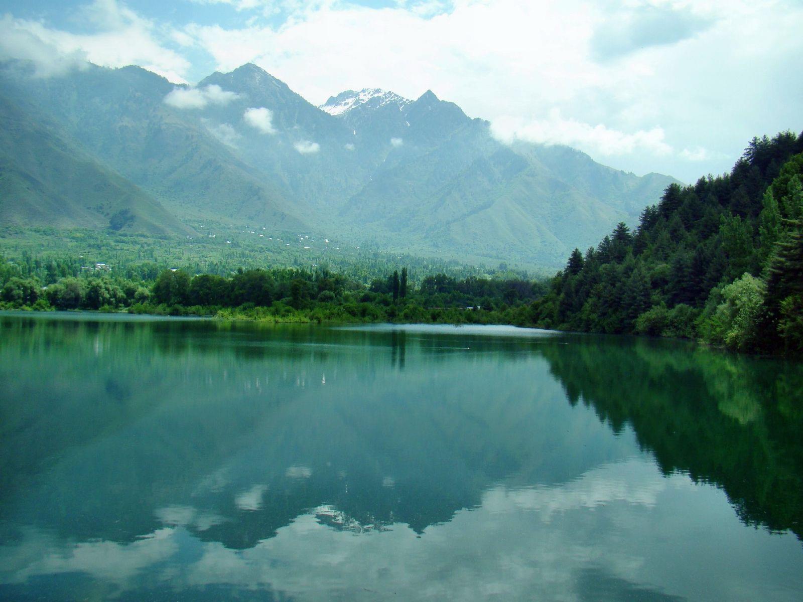 Wular Lake Overview