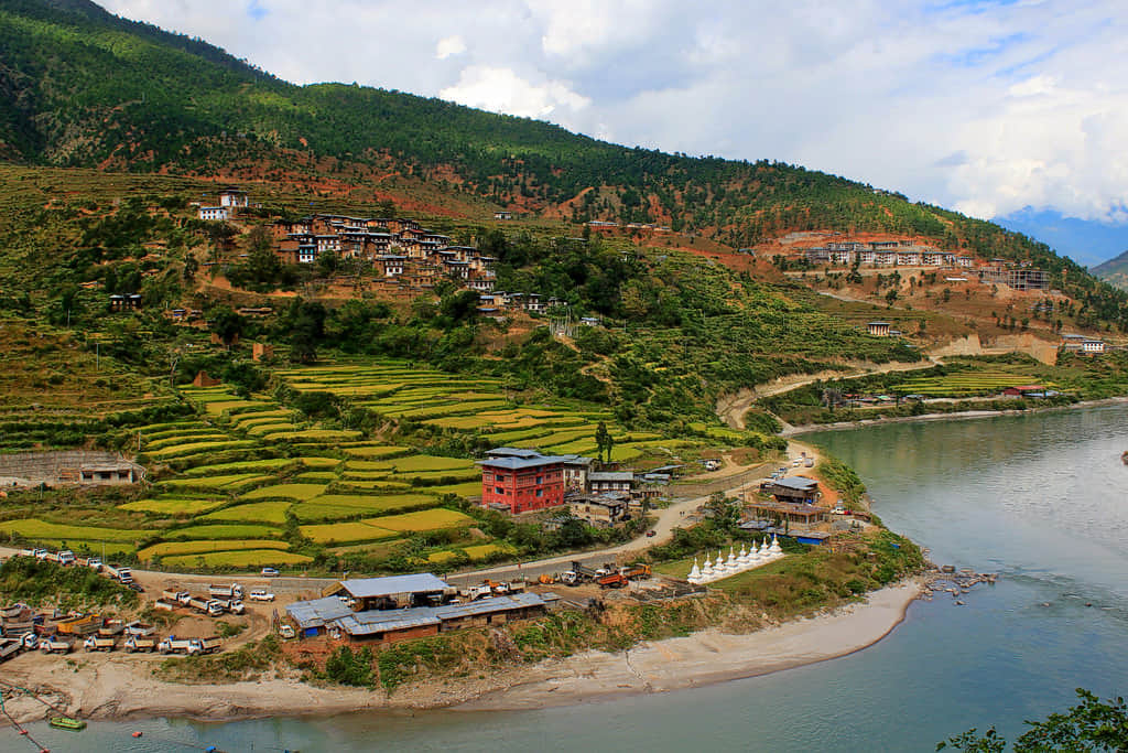 Samtengang, <em>Paro</em>
