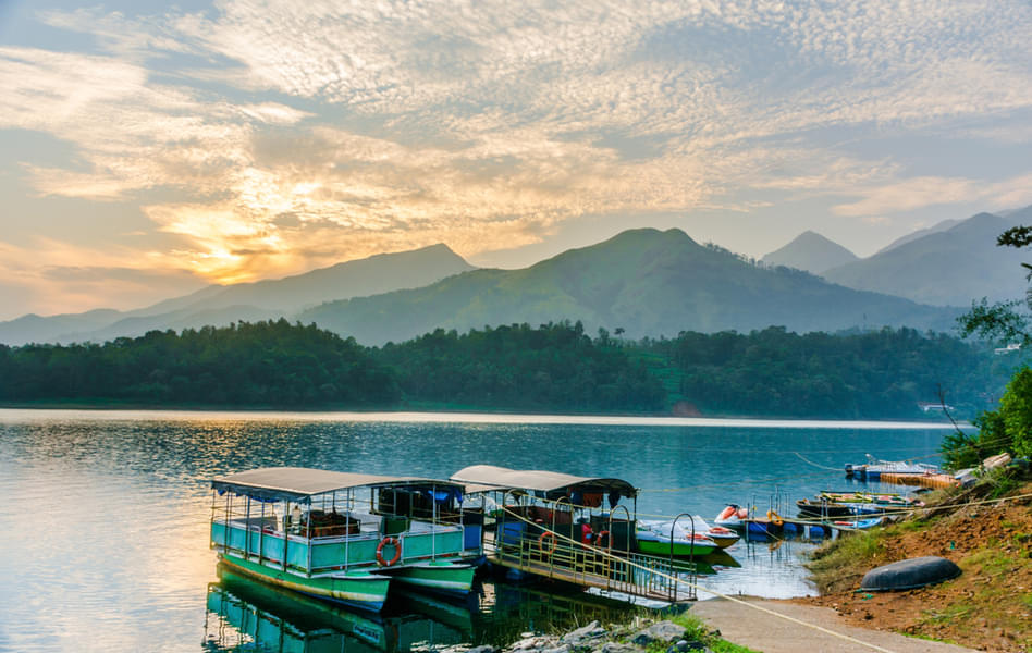 Munnar Alleppey Wayanad Tour Package | FREE Athirappilly Waterfalls Ticket Image