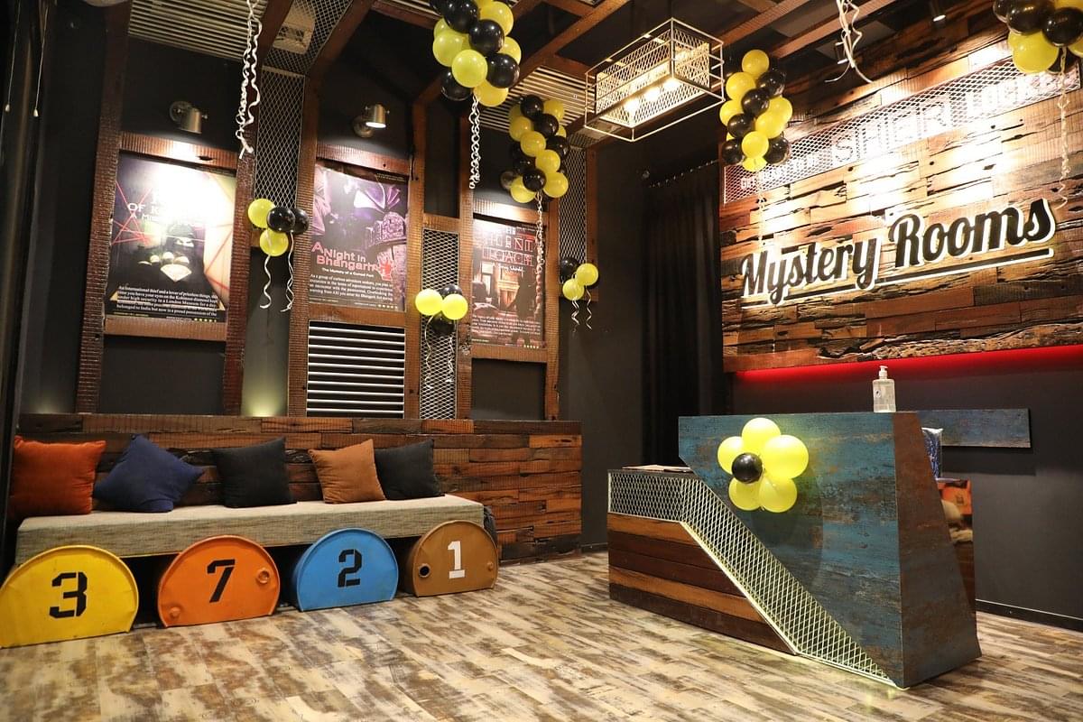 Enjoy solving puzzles at Mystery Rooms Mumbai