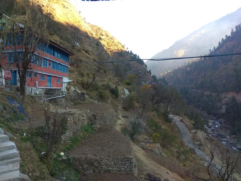 A Traditional Himachali Homestay In Tirthan Valley Image