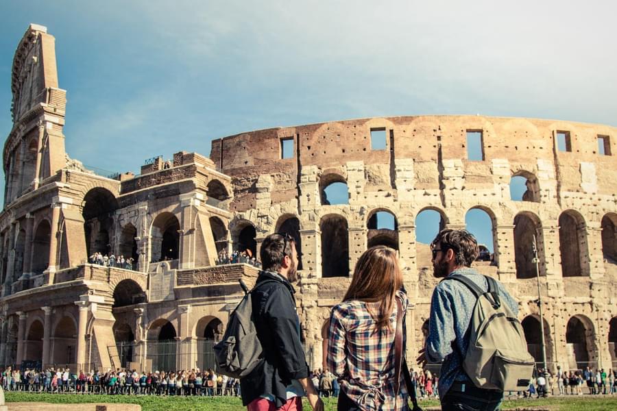 Capture every moment of your visit to the Colosseum with your friends