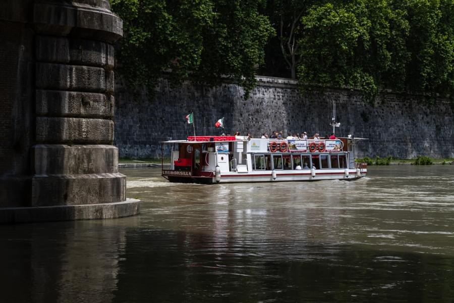 Experience calmness of the river Tiber