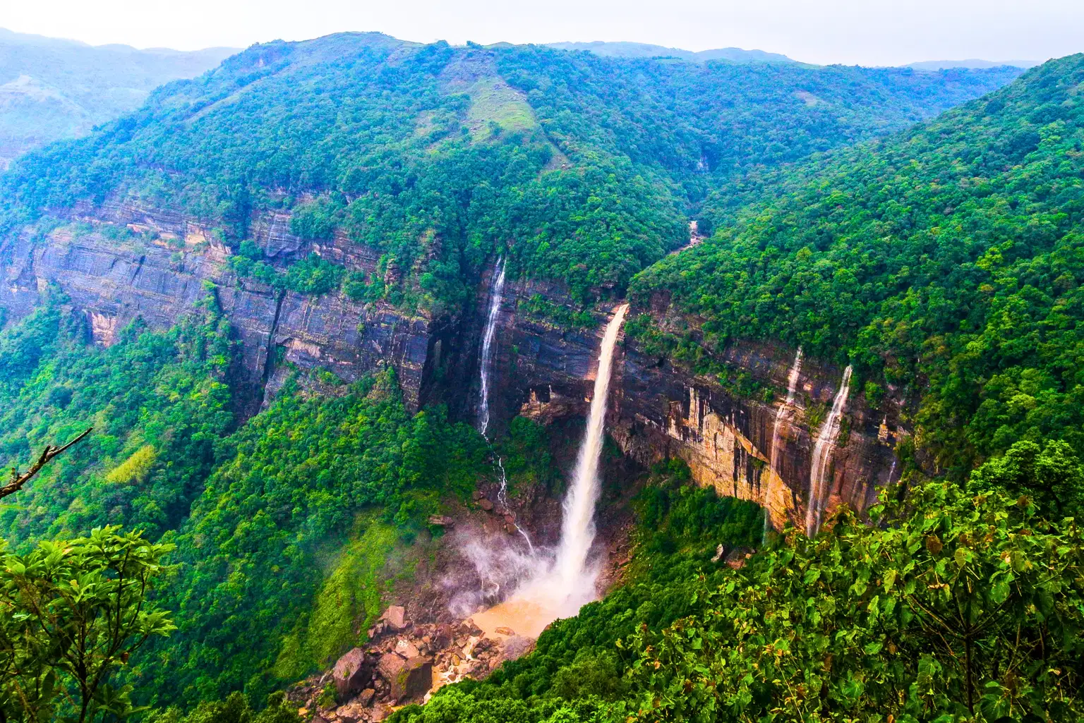 Mystic Meghalaya | FREE Nongriat Trek