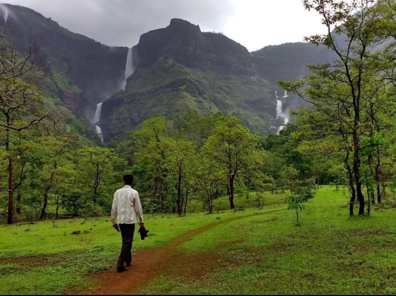 Baror Parsha Waterfall Trek Image