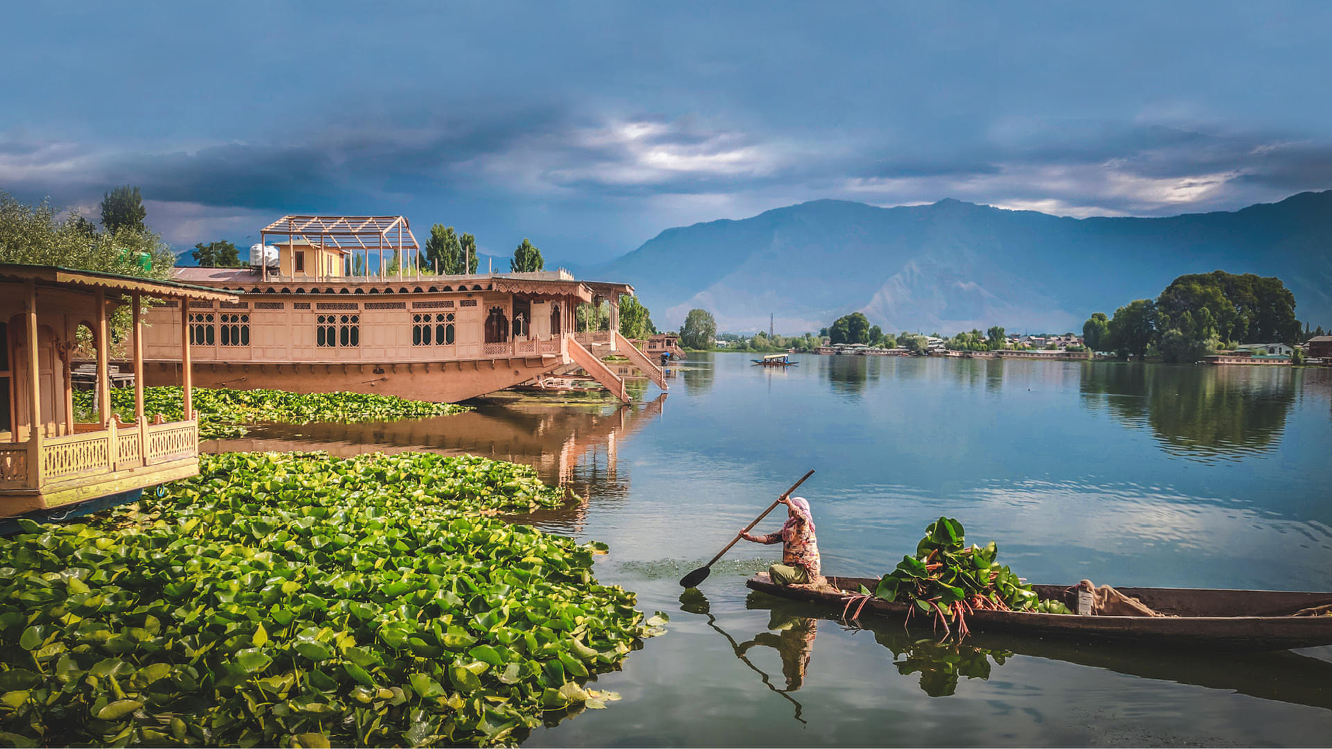 Houseboats over the picturesque Dal Lake