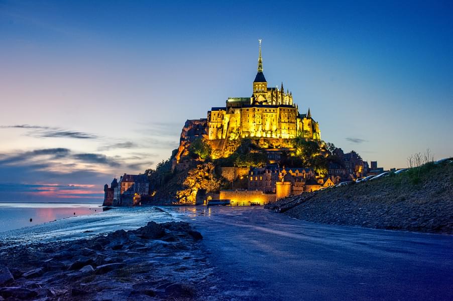 Watch Illuminated Mont Saint Michel