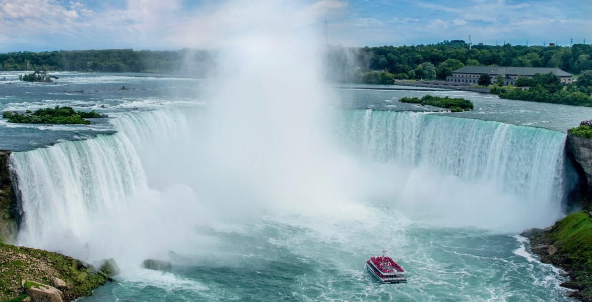 Luxury Day Tour of Niagara Falls & Niagara Cruise from Toronto