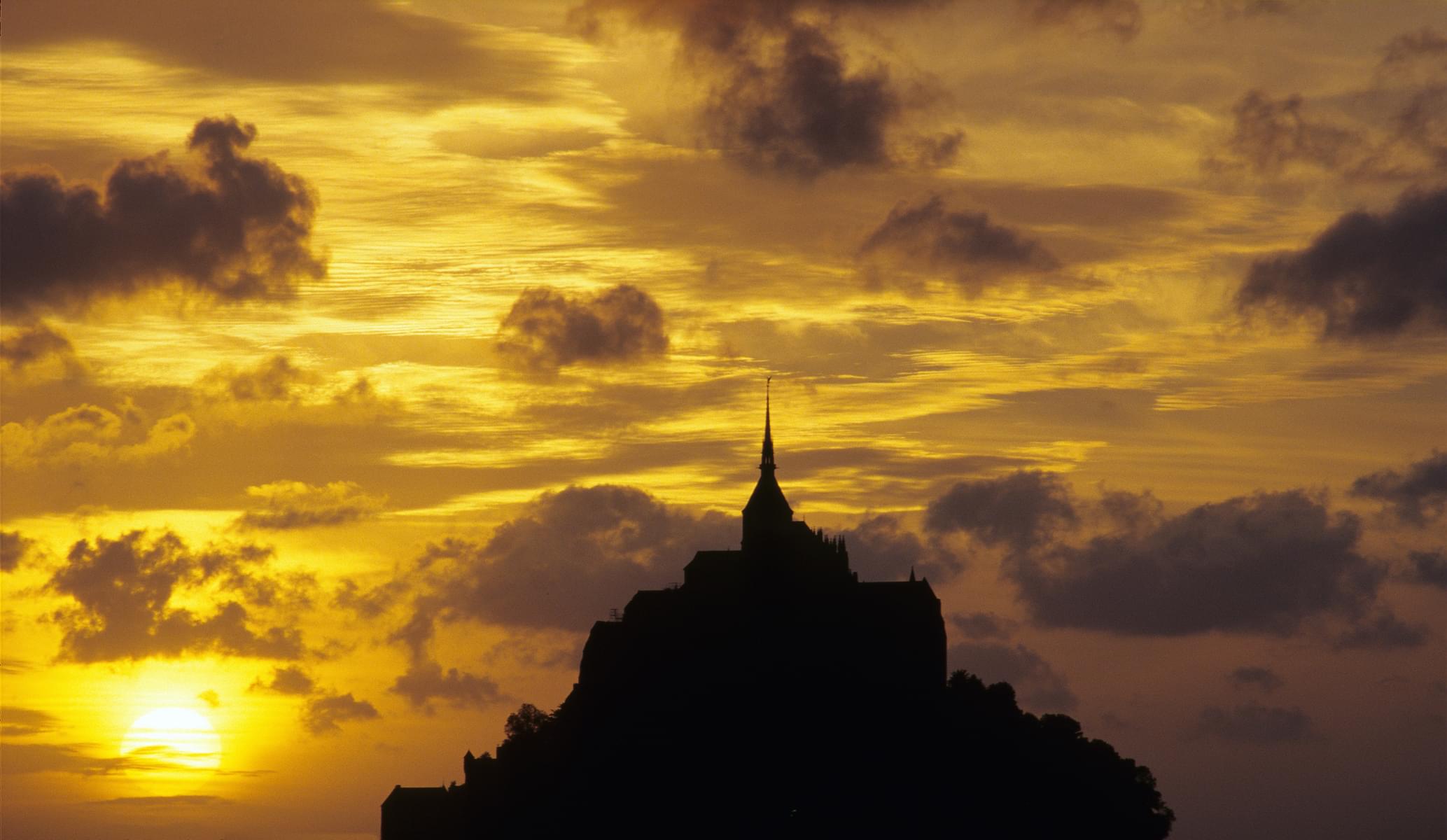 Visitors Tips For Mont Saint Michel At Night