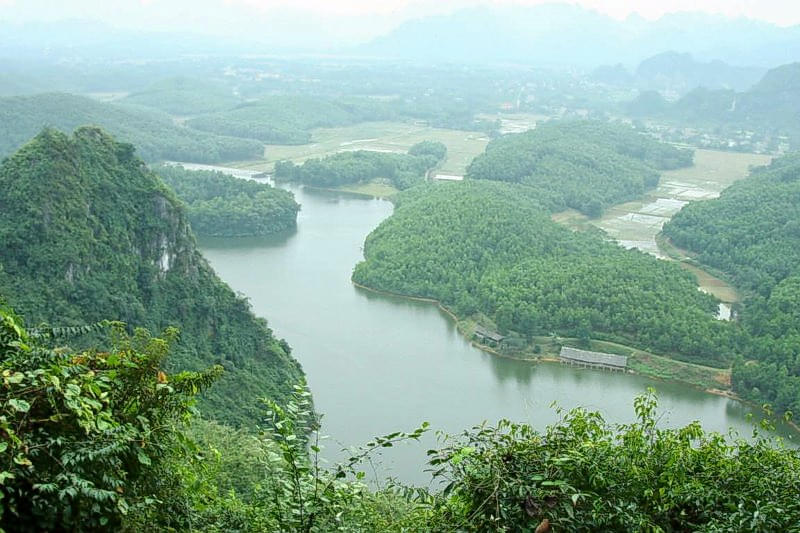 Hoa Bình Dam Overview