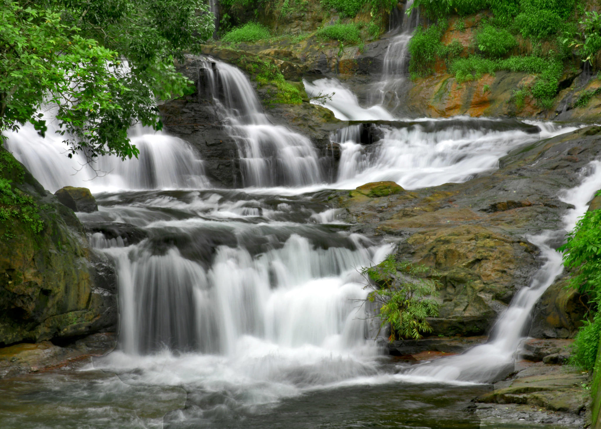 Bathe in the Healing Hot‑Water Spring