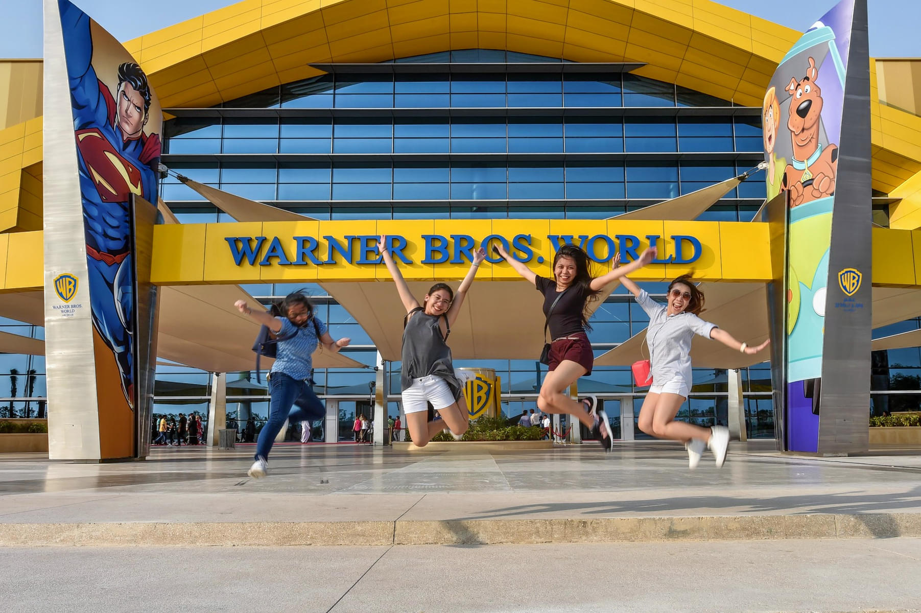 Make unforgettable memories in the world's largest indoor theme park